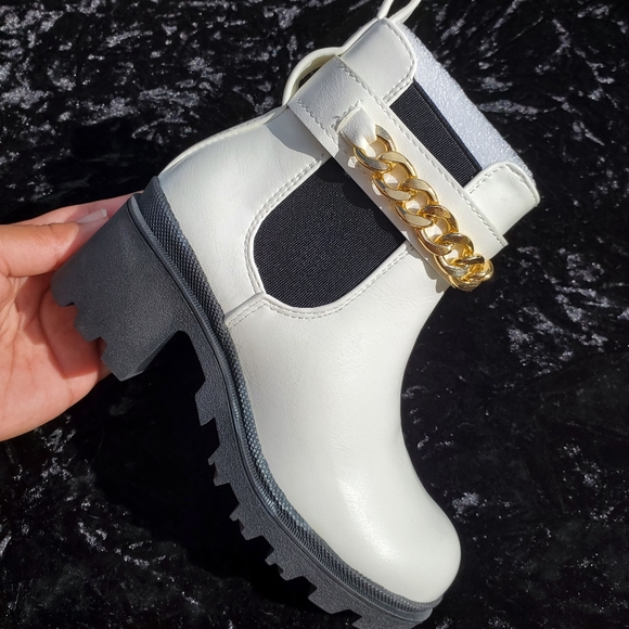 TOP Moda Other - White Lug Boots